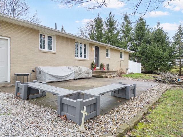 5147 Broadway Avenue NE, Louisville, OH 44641