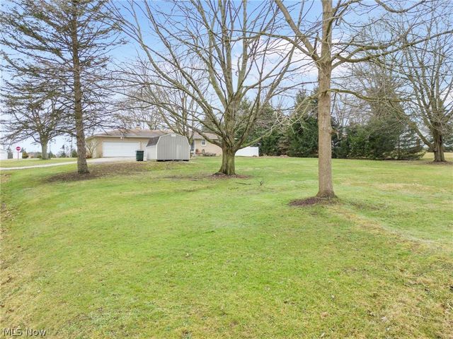 5147 Broadway Avenue NE, Louisville, OH 44641