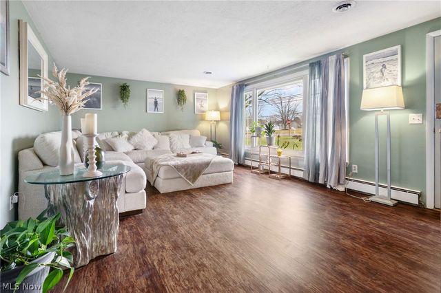 5147 Broadway Avenue NE, Louisville, OH 44641