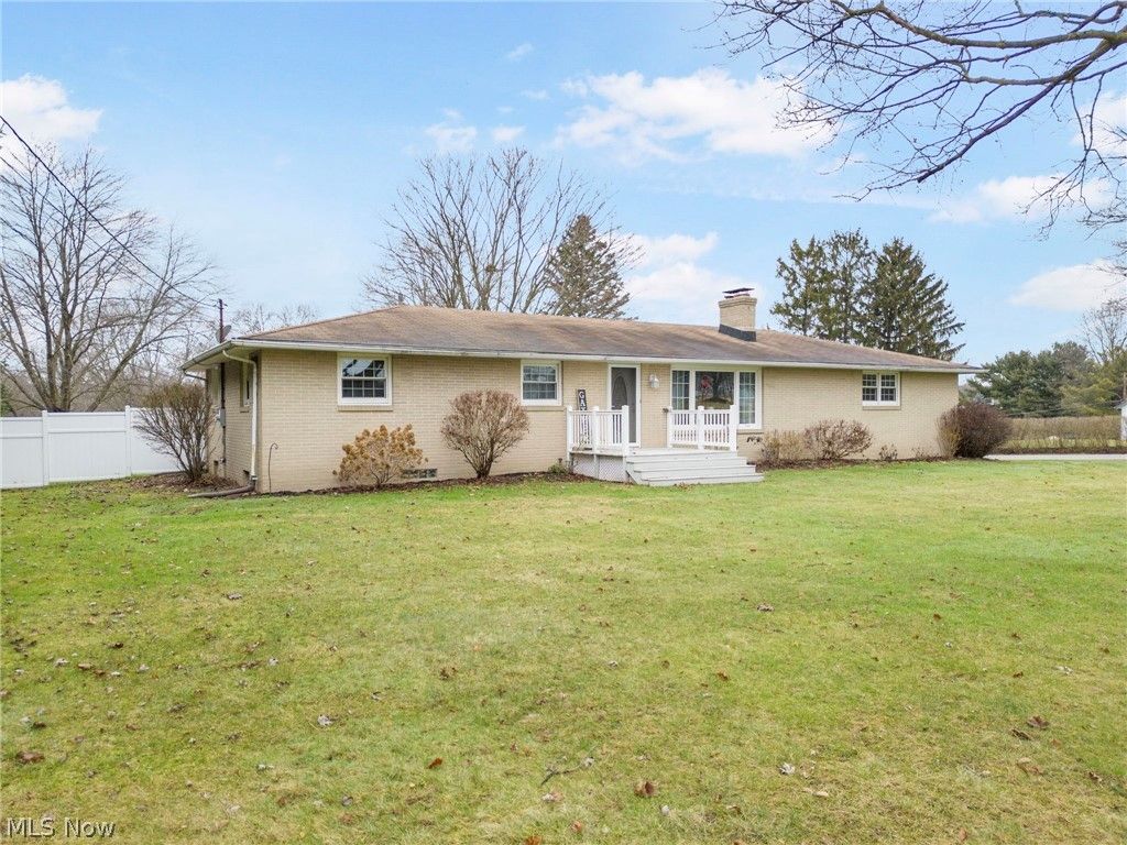 5147 Broadway Avenue NE, Louisville, OH 44641