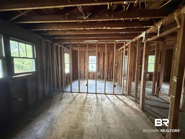 158 3rd Avenue, Chickasaw, AL 36611