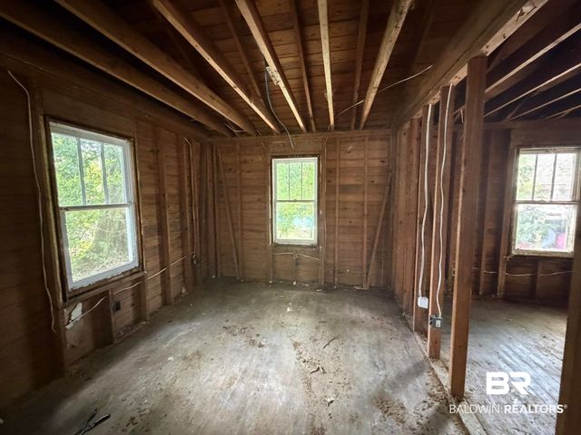 158 3rd Avenue, Chickasaw, AL 36611