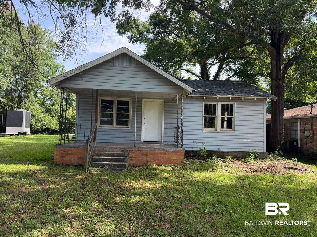 158 3rd Avenue, Chickasaw, AL 36611