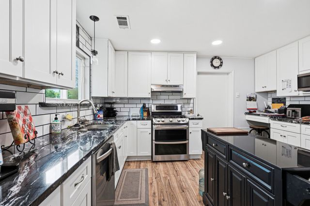 6109 Alvis Circle SW, Albuquerque, NM 87105