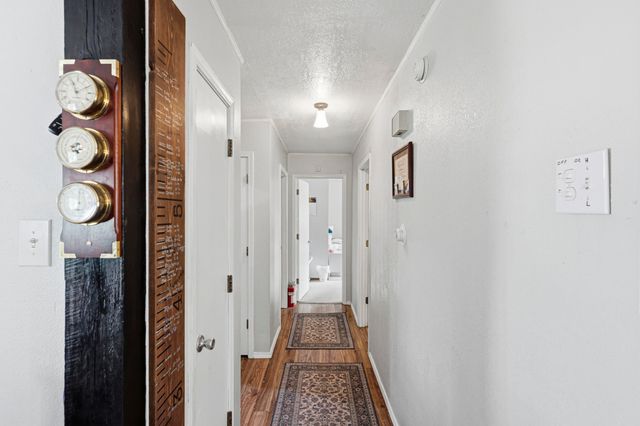 6109 Alvis Circle SW, Albuquerque, NM 87105