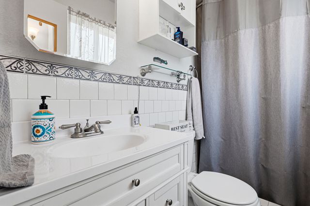 6109 Alvis Circle SW, Albuquerque, NM 87105