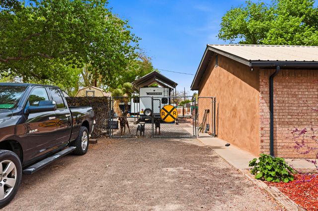6109 Alvis Circle SW, Albuquerque, NM 87105