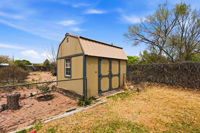 6109 Alvis Circle SW, Albuquerque, NM 87105
