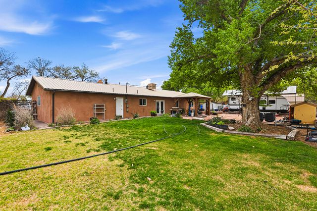 6109 Alvis Circle SW, Albuquerque, NM 87105