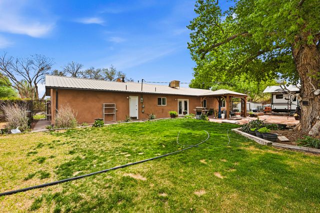 6109 Alvis Circle SW, Albuquerque, NM 87105