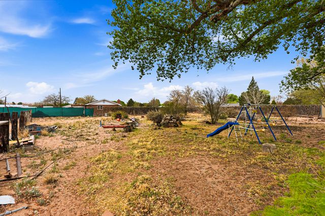 6109 Alvis Circle SW, Albuquerque, NM 87105