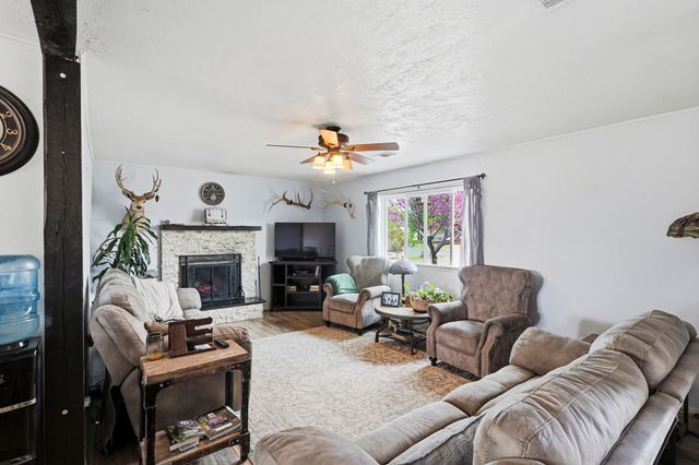 6109 Alvis Circle SW, Albuquerque, NM 87105