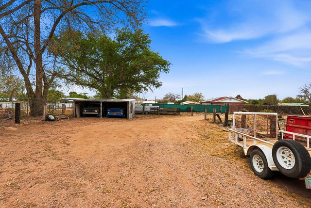 6109 Alvis Circle SW, Albuquerque, NM 87105