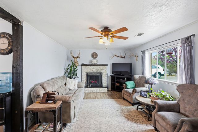 6109 Alvis Circle SW, Albuquerque, NM 87105