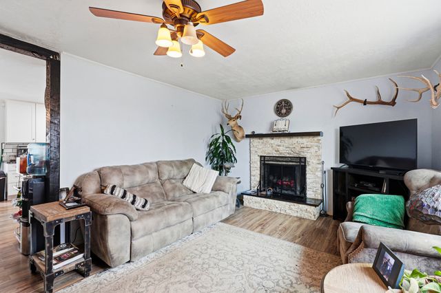 6109 Alvis Circle SW, Albuquerque, NM 87105
