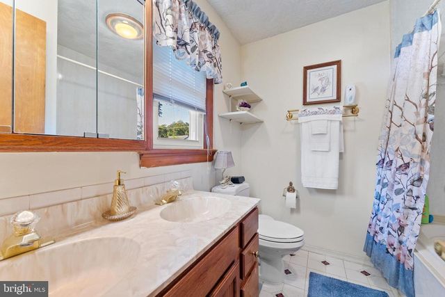 7105 PULLEN DR, Fredericksburg, VA 22407