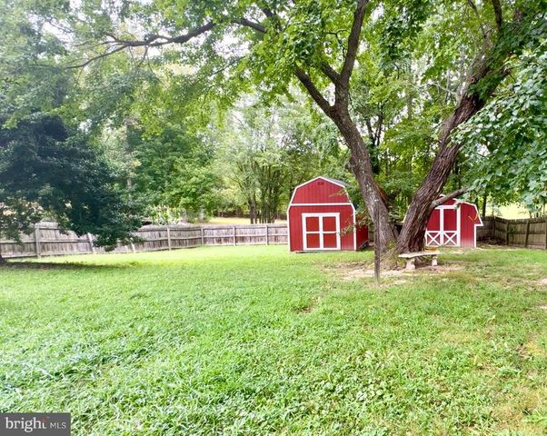 7105 PULLEN DR, Fredericksburg, VA 22407