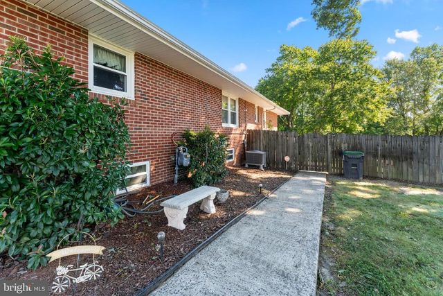 7105 PULLEN DR, Fredericksburg, VA 22407