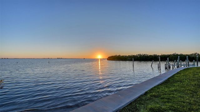 7322 WESTMORELAND DRIVE, Sarasota, FL 34243