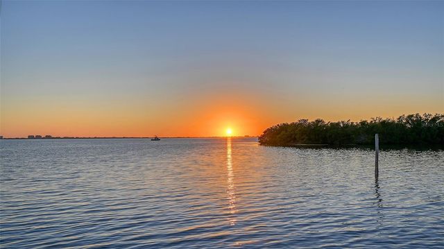 7322 WESTMORELAND DRIVE, Sarasota, FL 34243