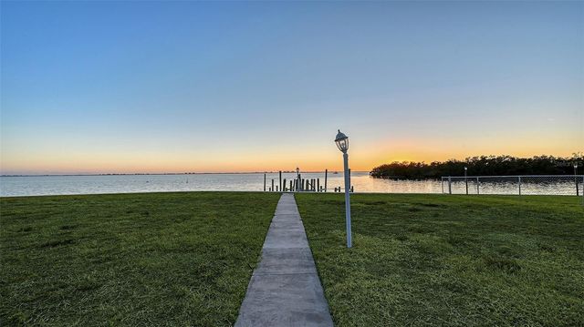7322 WESTMORELAND DRIVE, Sarasota, FL 34243