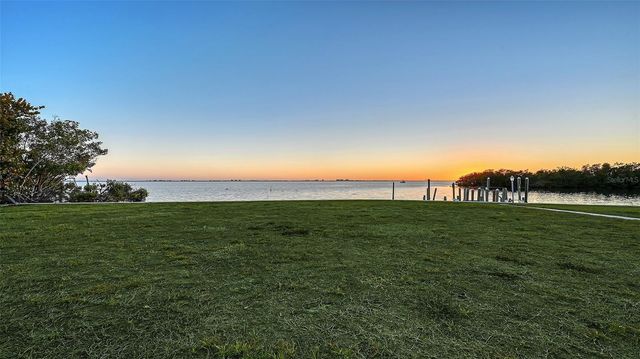 7322 WESTMORELAND DRIVE, Sarasota, FL 34243