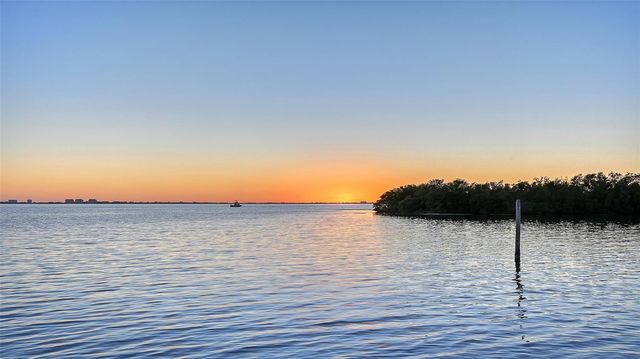 7322 WESTMORELAND DRIVE, Sarasota, FL 34243