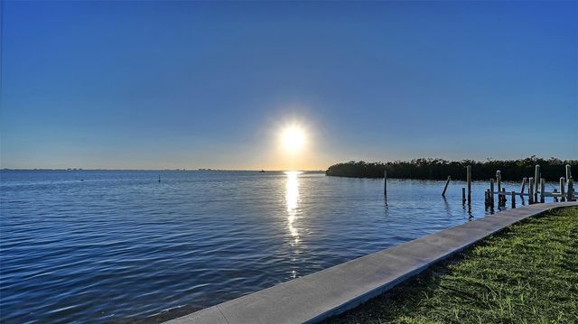7322 WESTMORELAND DRIVE, Sarasota, FL 34243