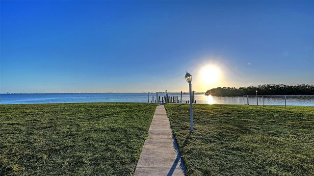 7322 WESTMORELAND DRIVE, Sarasota, FL 34243