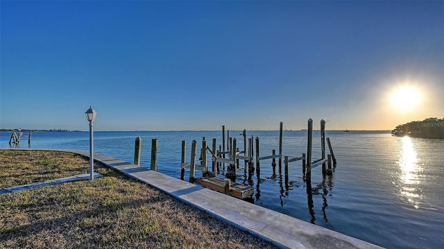 7322 WESTMORELAND DRIVE, Sarasota, FL 34243