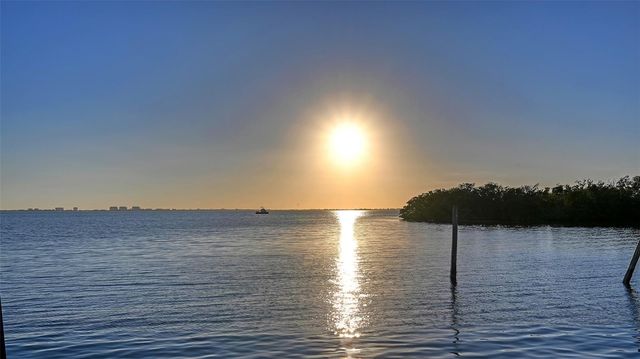 7322 WESTMORELAND DRIVE, Sarasota, FL 34243