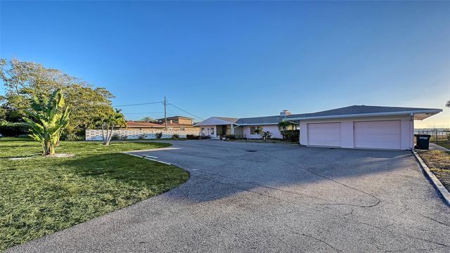 7322 WESTMORELAND DRIVE, Sarasota, FL 34243