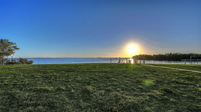 7322 WESTMORELAND DRIVE, Sarasota, FL 34243