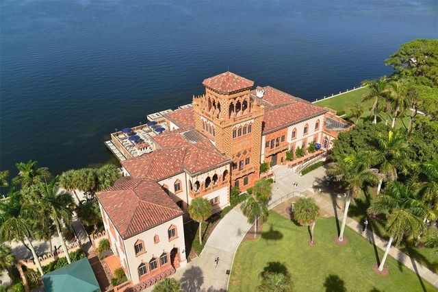 7322 WESTMORELAND DRIVE, Sarasota, FL 34243