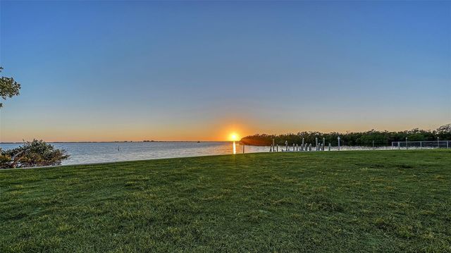 7322 WESTMORELAND DRIVE, Sarasota, FL 34243