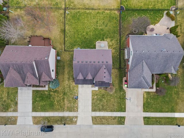 29384 Jennifer, New Baltimore, MI 48051