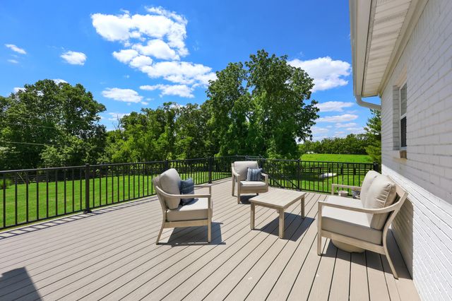205 Revere Way, Versailles, KY 40383