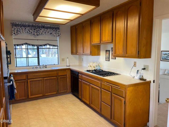 2240 Cannes Square, Oxnard, CA 93035