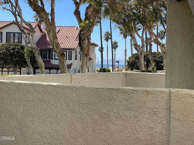 2240 Cannes Square, Oxnard, CA 93035