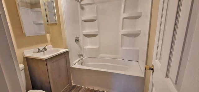 407 W oak Street, Sparta, WI 54656