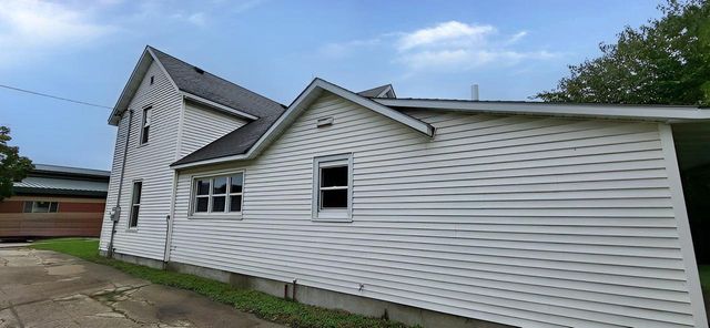 407 W oak Street, Sparta, WI 54656