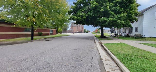 407 W oak Street, Sparta, WI 54656