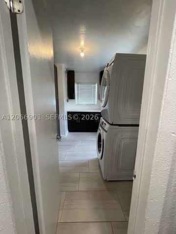 5271 NE 8th Ter, Deerfield Beach, FL 33064