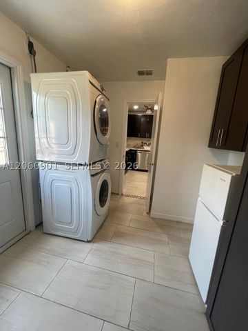 5271 NE 8th Ter, Deerfield Beach, FL 33064