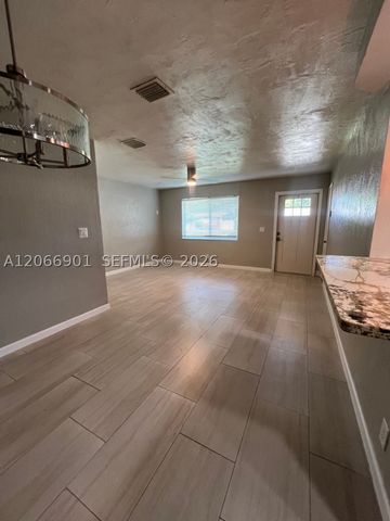 5271 NE 8th Ter, Deerfield Beach, FL 33064