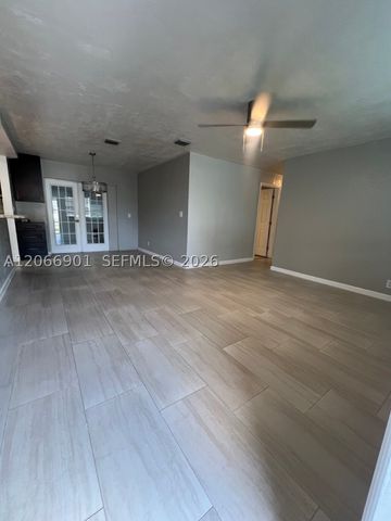 5271 NE 8th Ter, Deerfield Beach, FL 33064