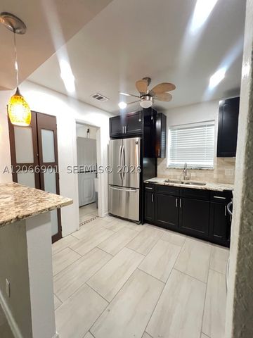 5271 NE 8th Ter, Deerfield Beach, FL 33064