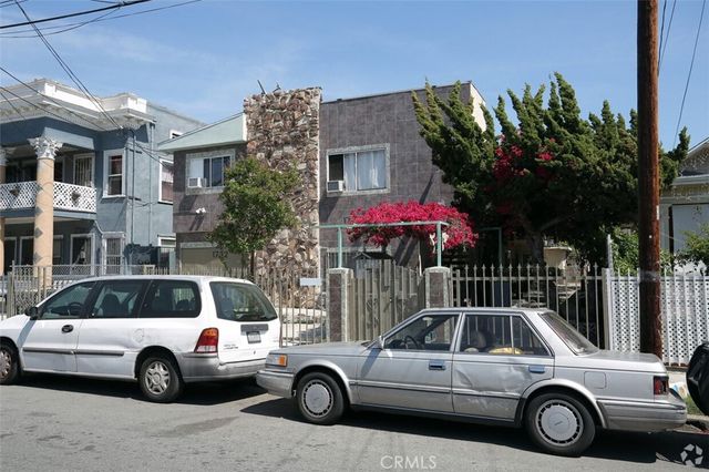 1732 S New England, Los Angeles, CA 90006