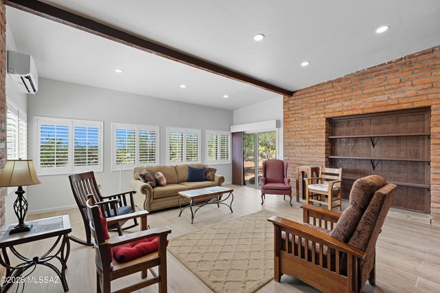 10301 N Camino De Oeste, Tucson, AZ 85742