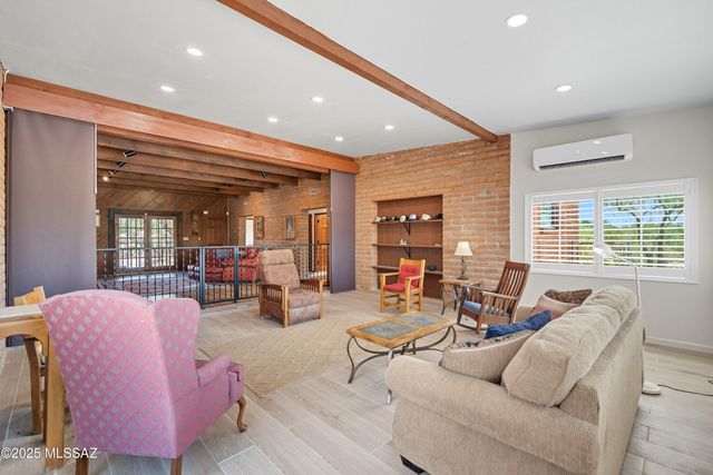 10301 N Camino De Oeste, Tucson, AZ 85742